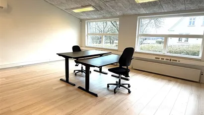 Kontor til kr.4.500.-inkl. alt