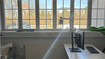 Flot og lyst kontor med Hellerups bedste beliggenhed i ambassadekvarteret